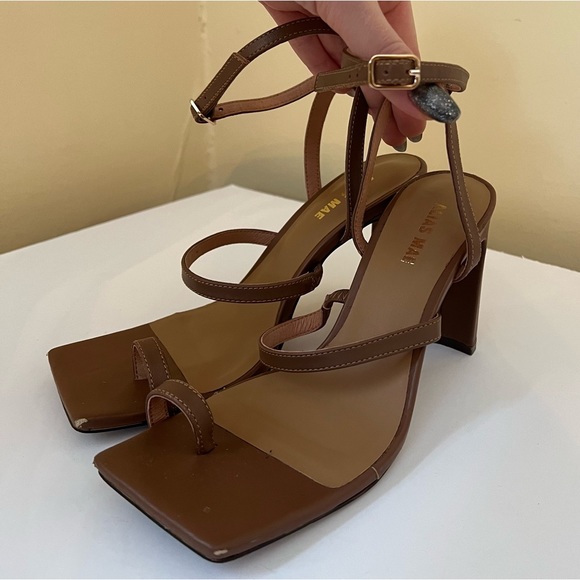 Alias Mae square toe sandals and toe ring - Picture 2 of 16